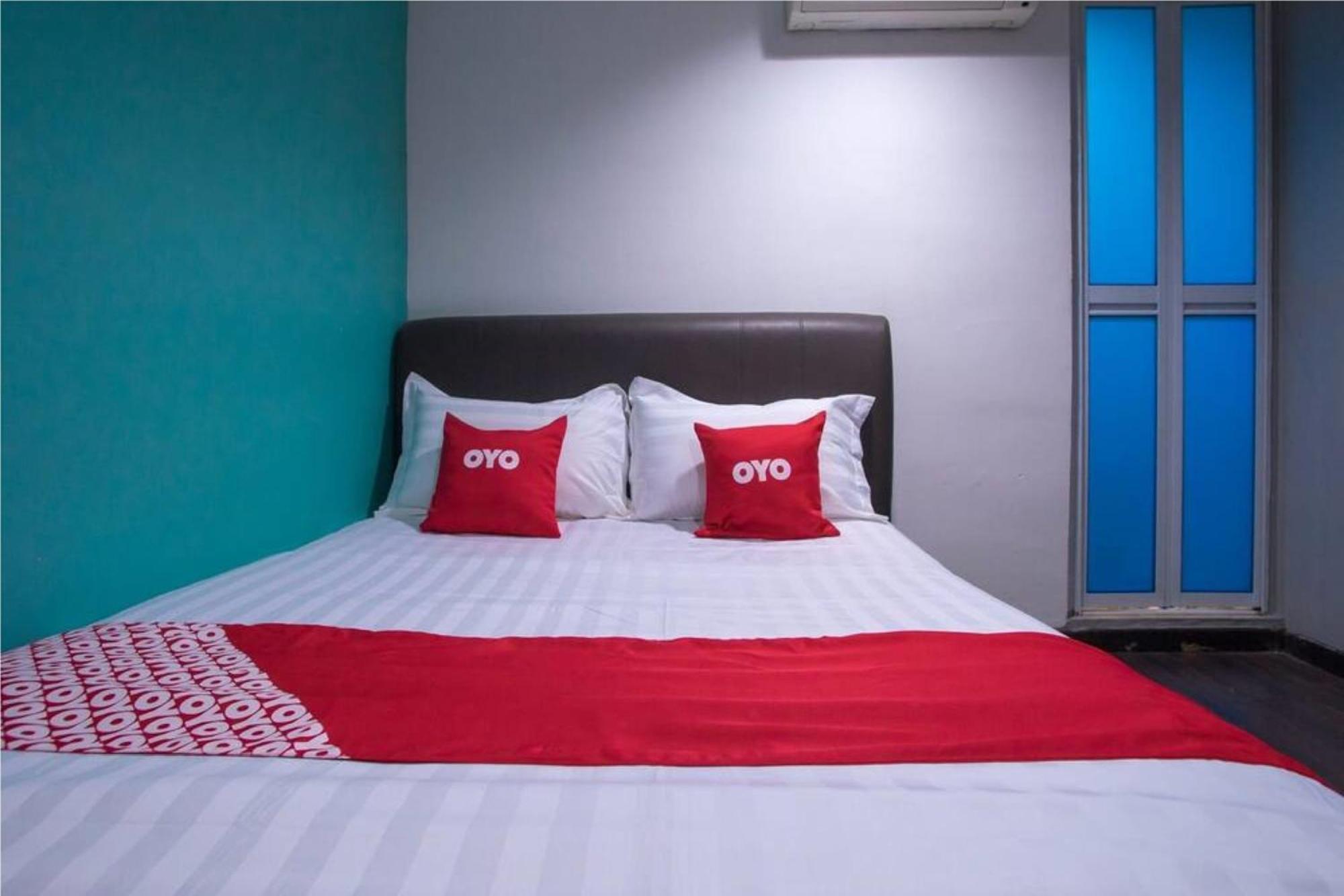 Hotel Oyo 90281 Taj Seksyen 13 2*