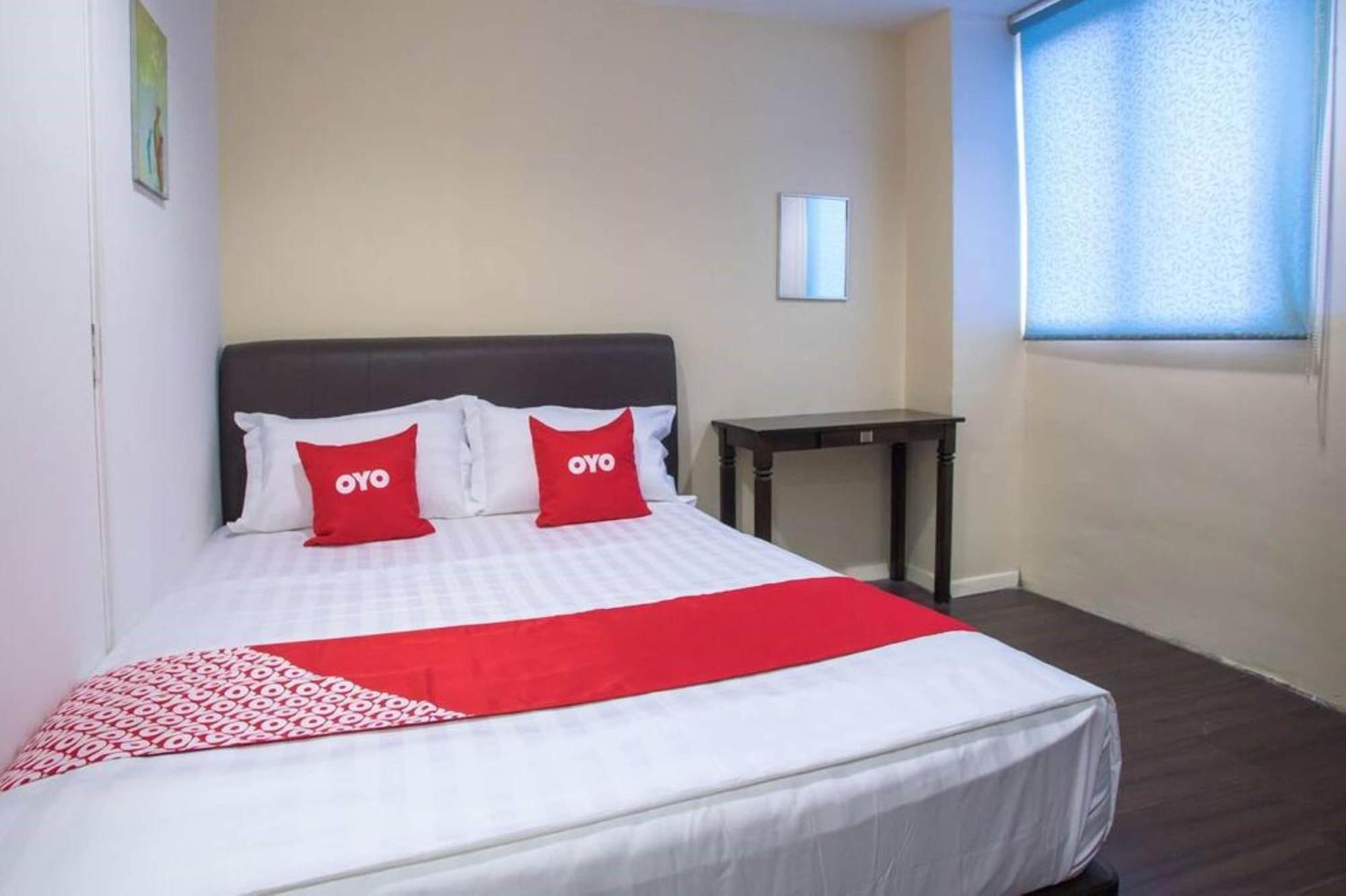 Oyo 90281 Taj Seksyen 13 Hotel 2*