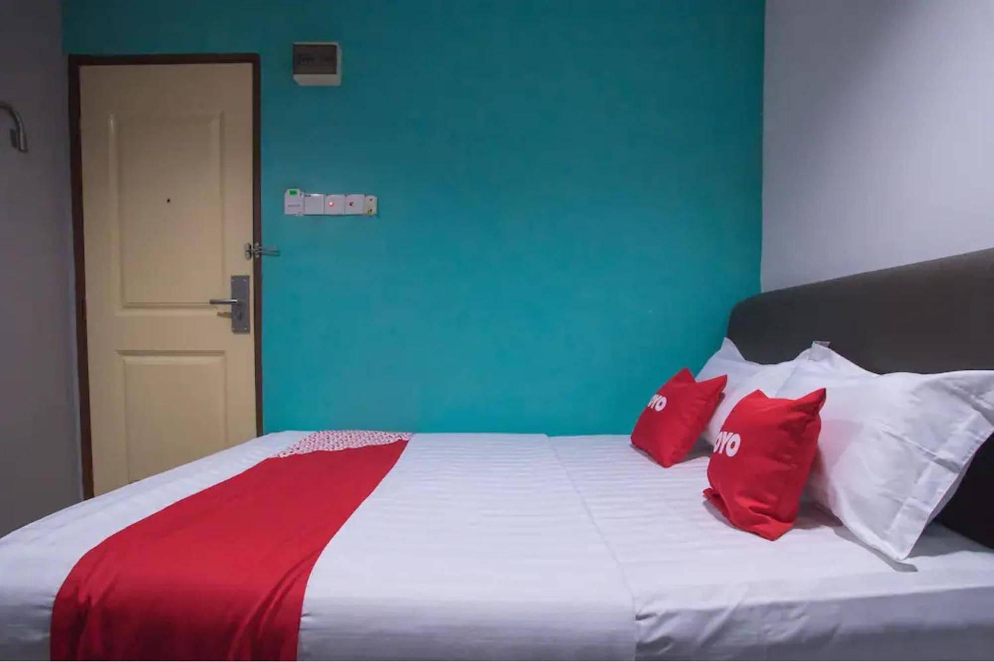 Hotel Oyo 90281 Taj Seksyen 13